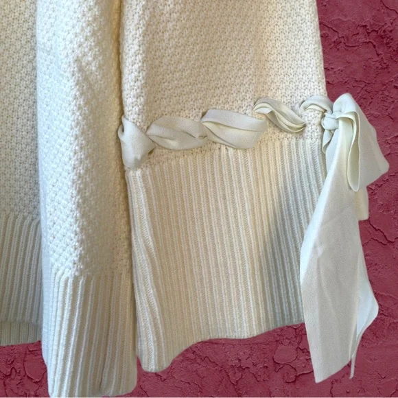 SOLD on Depop - Talbots Wool Crew Sweater Ribbon Bow Bell Sleeve Ivory White XL - Picture 8 of 15